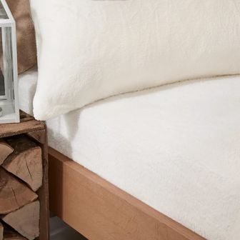 Cosy White Mink Fleece Fitted Sheet