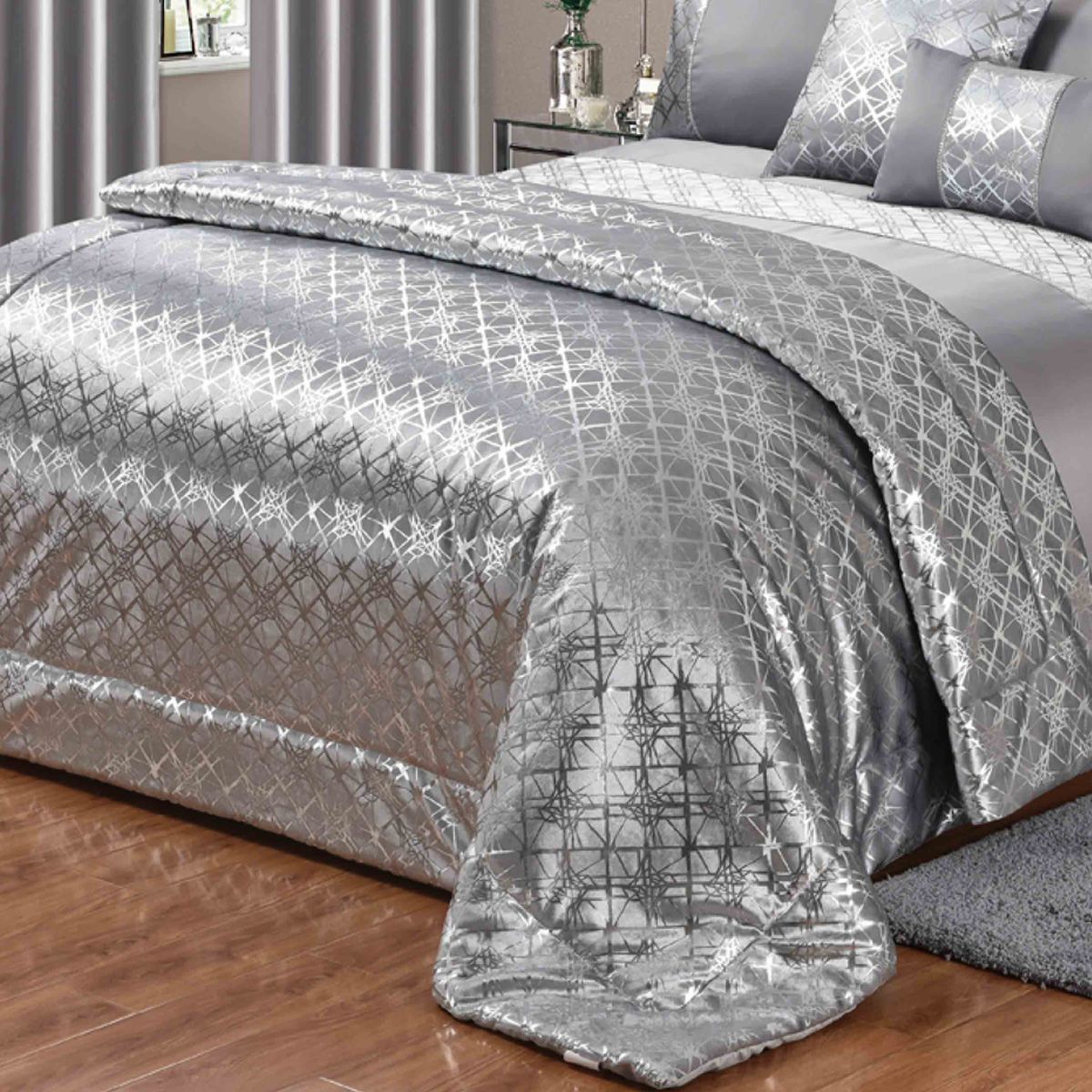 Silver bed throw 2025