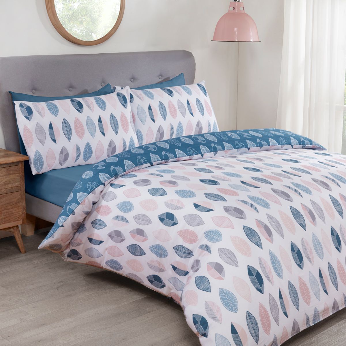 Savannah Navy blush CBDS