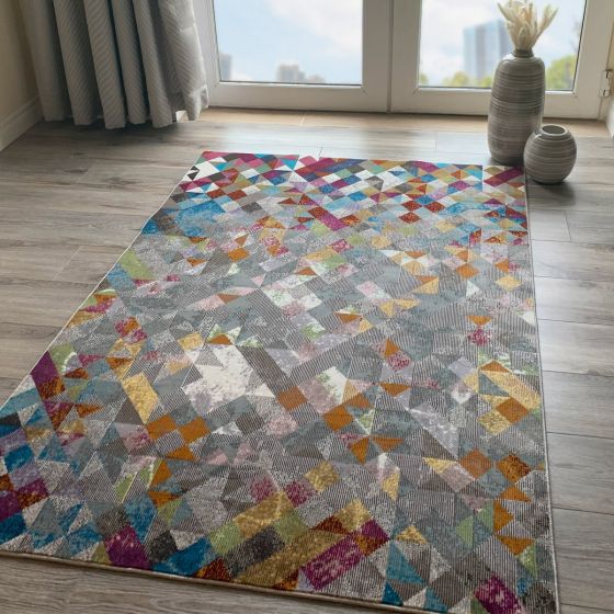 Capella Triangle Grey Rug